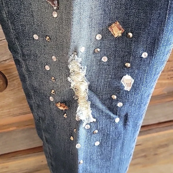 Seven7 Embellished/Distressed Denim Jeans, 5 Pocket, Skinny Ankle Size 8 - Picture 5 of 13